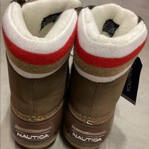 NWT Nautica Womens - 6.5 Waterproof Shell Insulated Snow Boot
